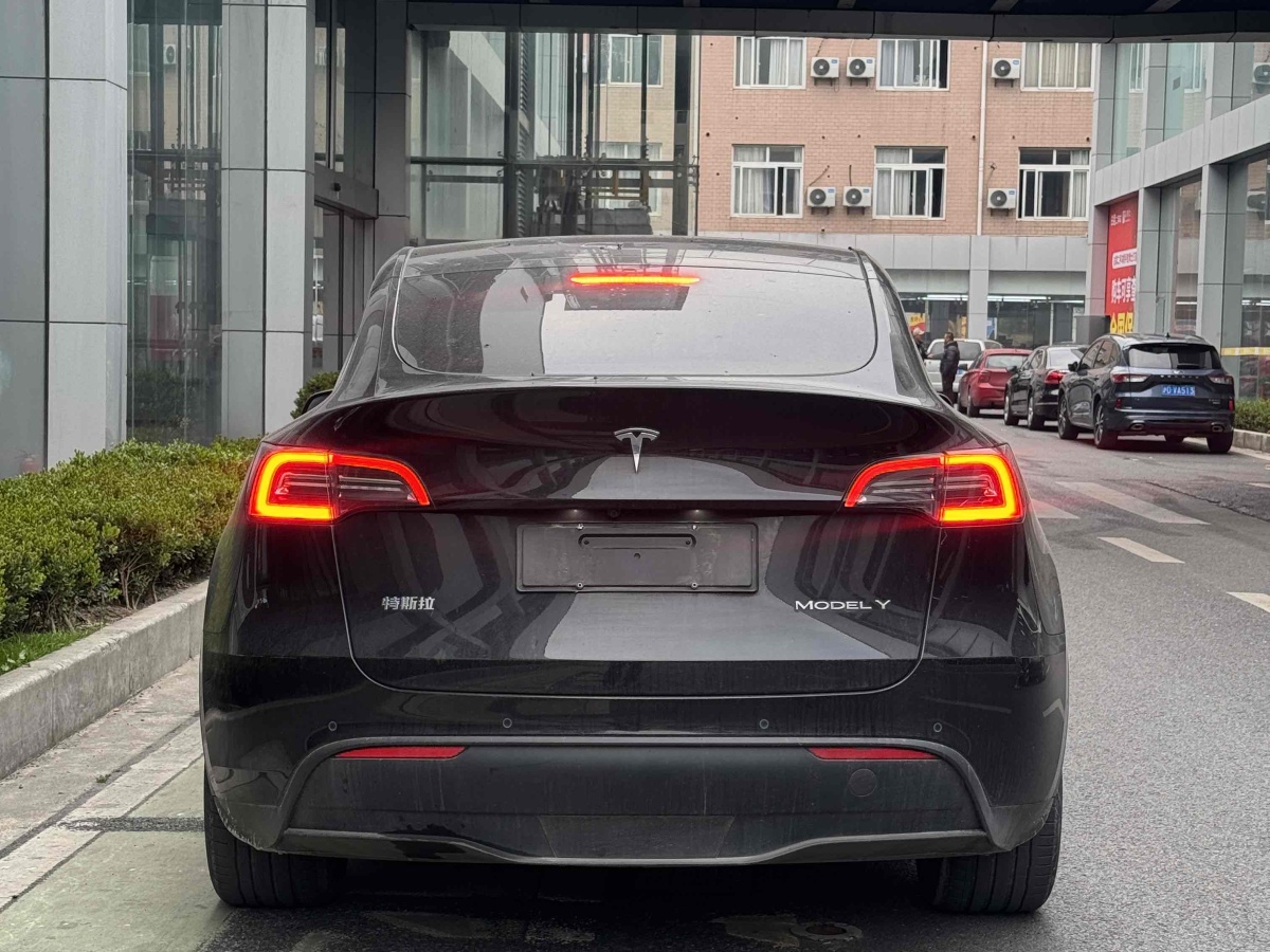 特斯拉 Model Y  2021款 長續(xù)航全輪驅(qū)動(dòng)版 3D7圖片