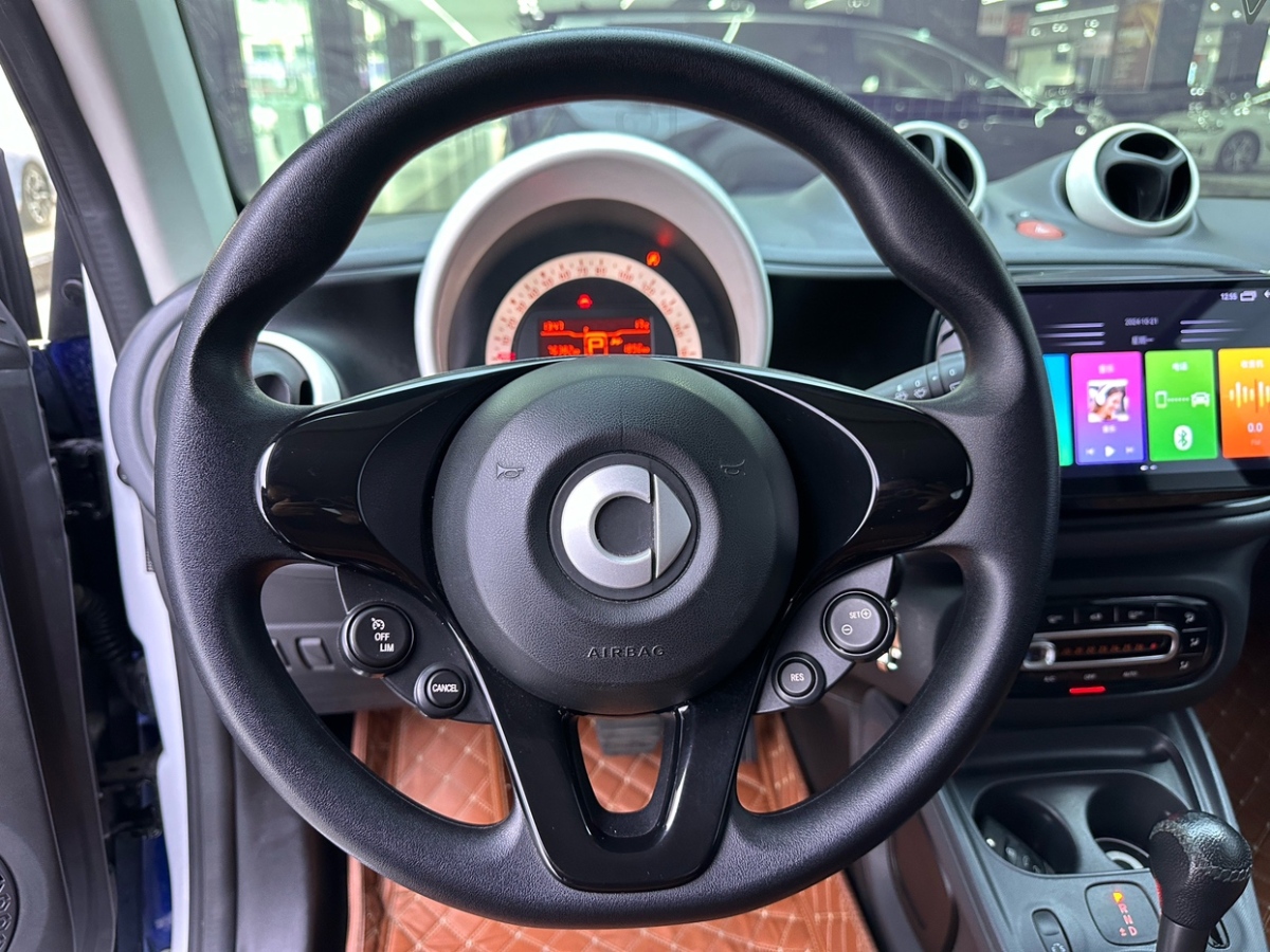 smart fortwo 2018款 1.0L 52千瓦硬頂靈動(dòng)版圖片