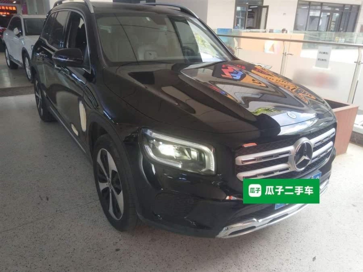 奔馳 奔馳GLB  2024款 改款 GLB 200 時(shí)尚型圖片