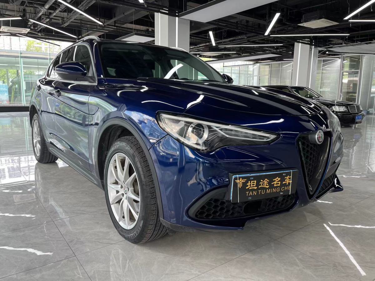 阿爾法·羅密歐 Stelvio  2017款 2.0T 200HP 豪華版圖片