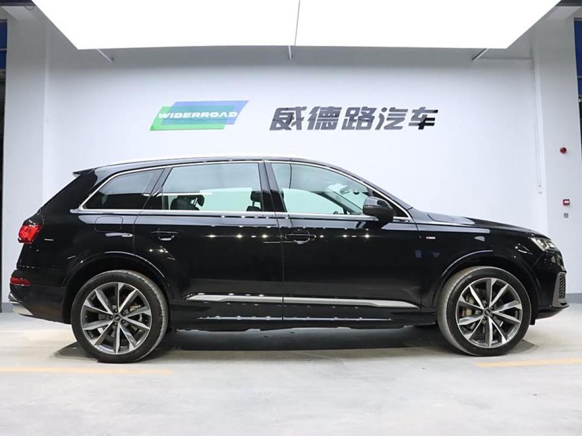 奧迪 奧迪Q7  2023款 55 TFSI quattro S line運(yùn)動(dòng)型圖片