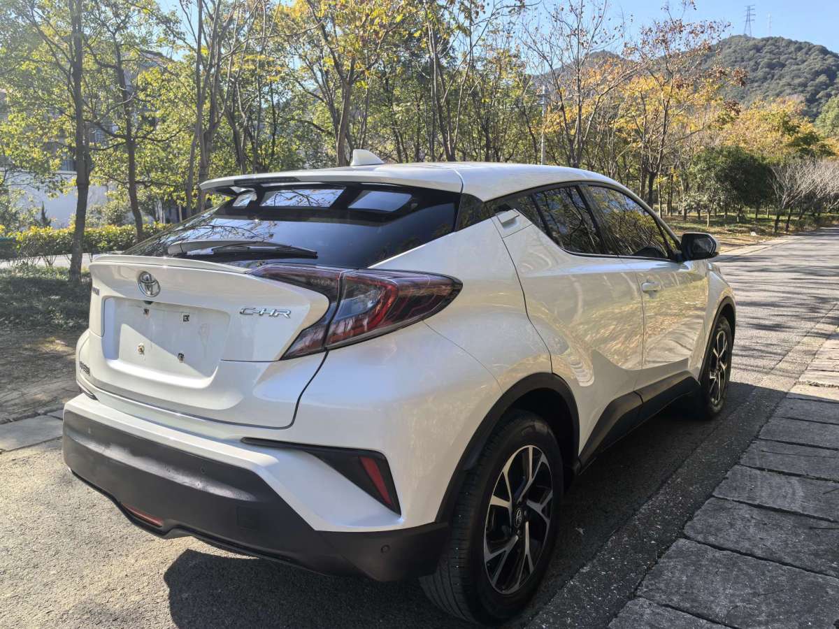 2018年6月豐田 C-HR  2018款 2.0L 豪華版 國(guó)V