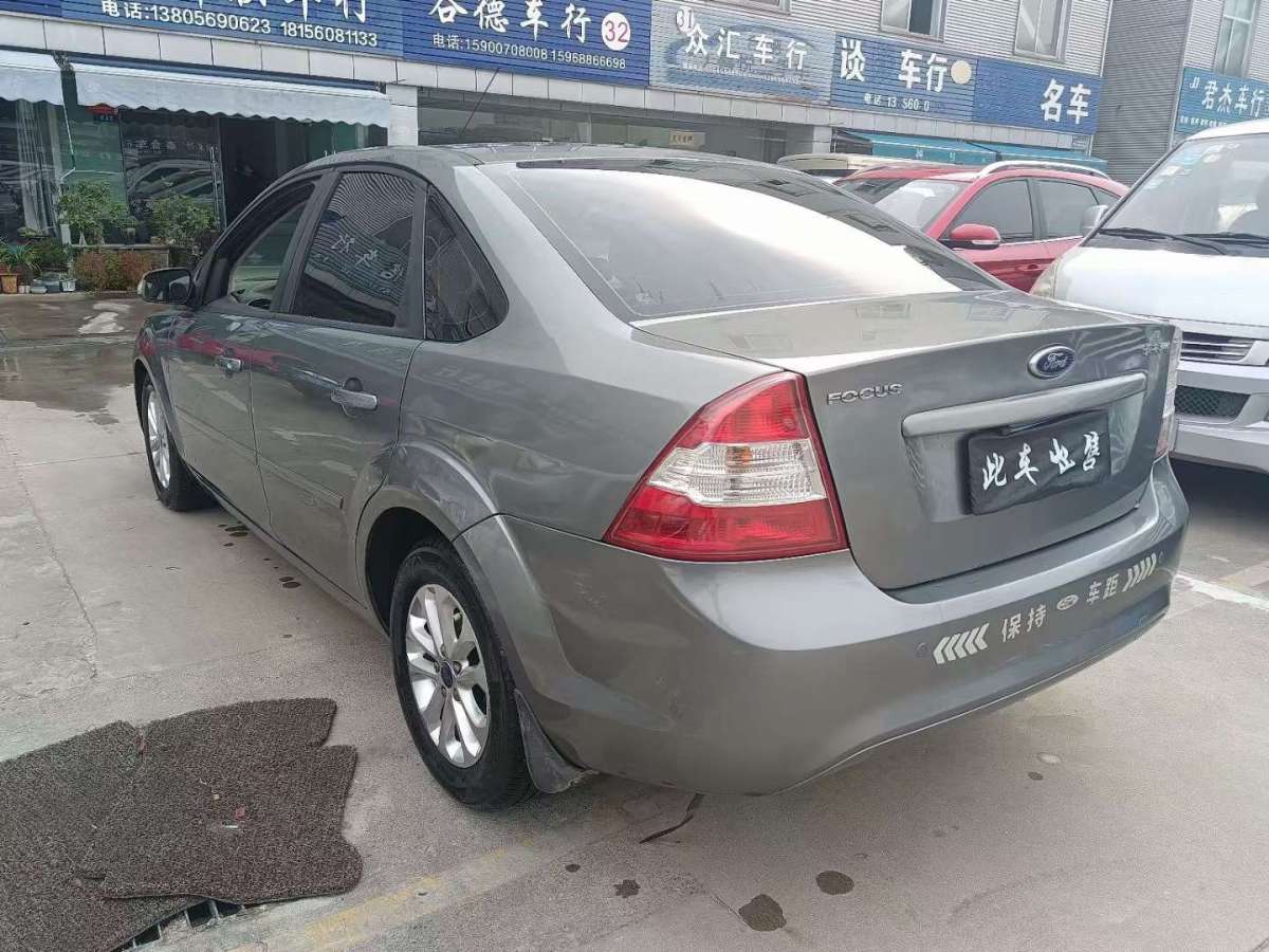 福特 ?？怂? 2012款 三廂經(jīng)典 1.8L 自動時尚型圖片