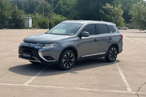 歐藍(lán)德 三菱 2.0L 兩驅(qū)暢享版 7座 國(guó)VI