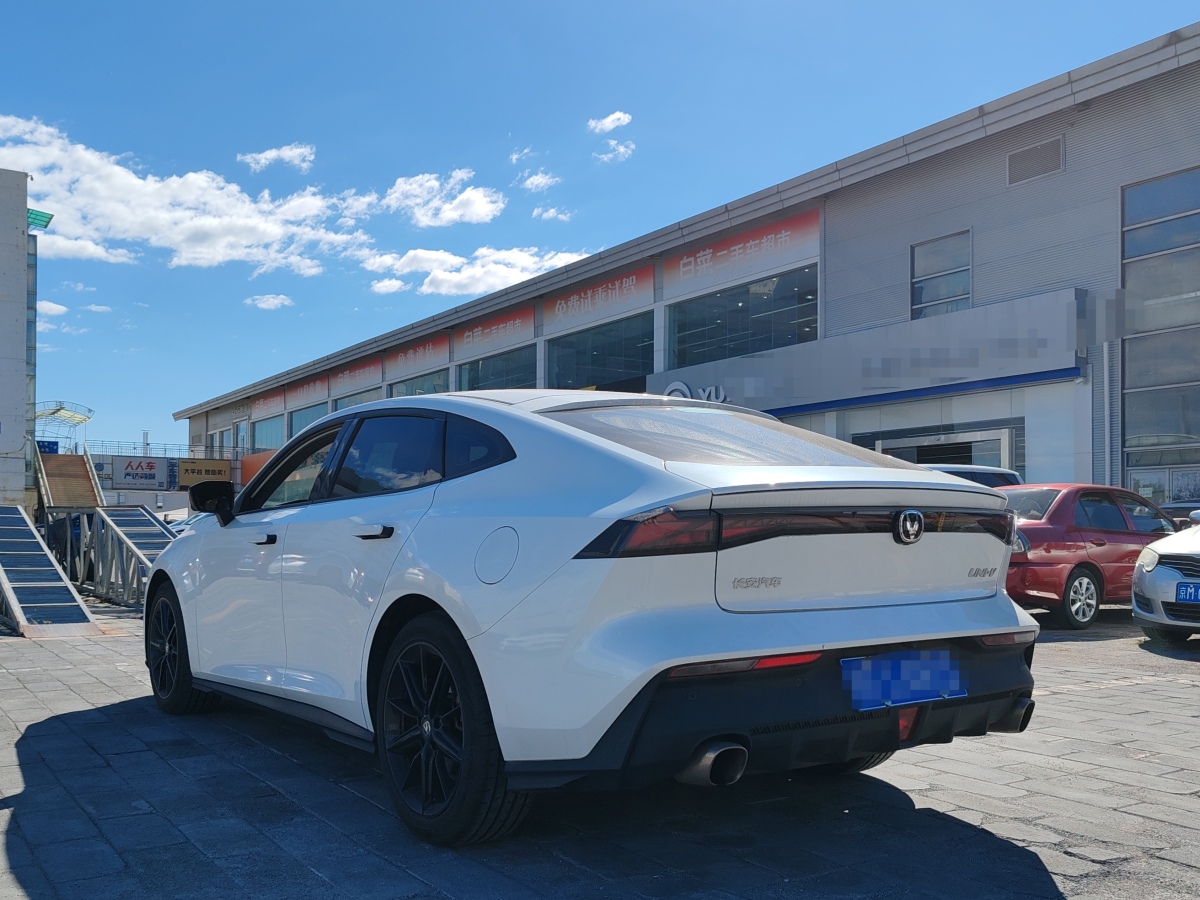 長(zhǎng)安 長(zhǎng)安UNI-V  2022款 1.5T 尊貴型圖片