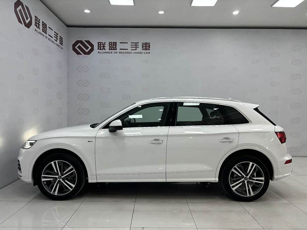 奧迪 奧迪Q5L  2020款 改款 40 TFSI 榮享時(shí)尚型圖片