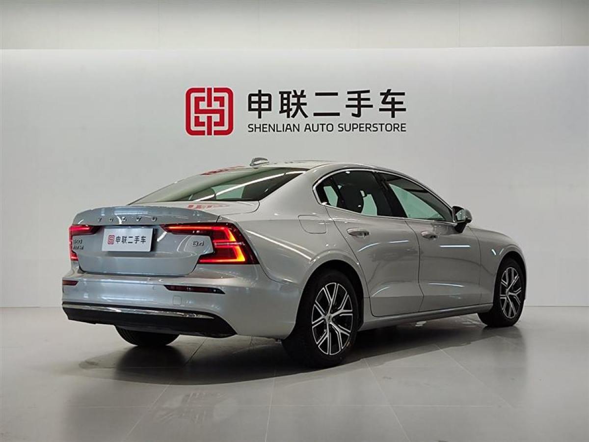 沃爾沃 V60  2023款 B4 智逸豪華版圖片