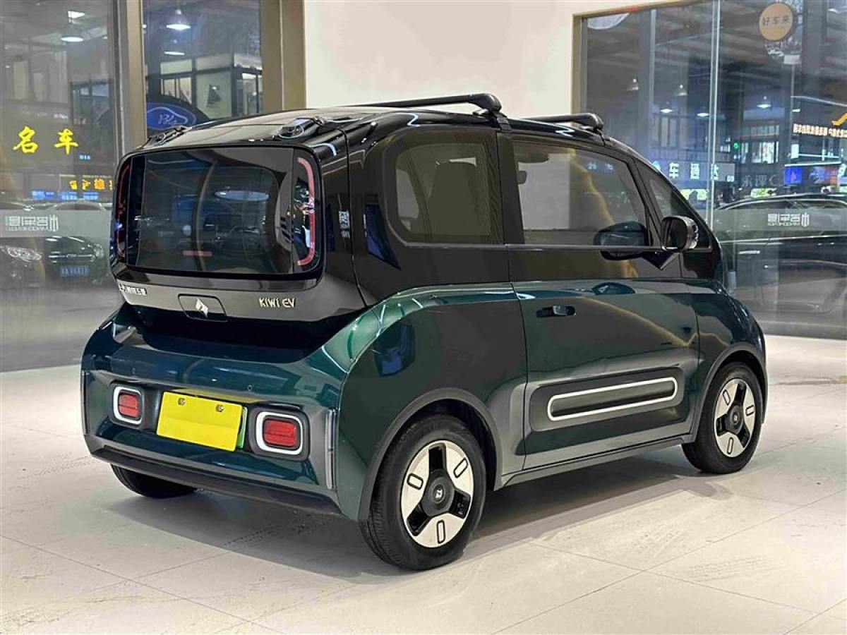 寶駿 寶駿KiWi EV  2022款 藝術(shù)家輕享版 三元鋰圖片