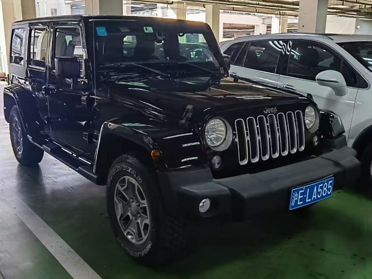 Jeep 牧馬人  2015款 3.0L Sahara 四門舒享版圖片