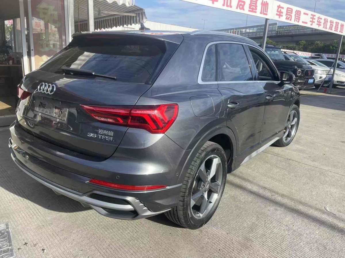 奧迪 奧迪Q3  2024款 35 TFSI 進(jìn)取動(dòng)感型圖片