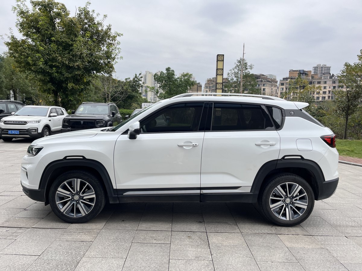 長安 CS35 PLUS  2019款 1.4T 自動(dòng)暢聯(lián)藍(lán)鯨版圖片