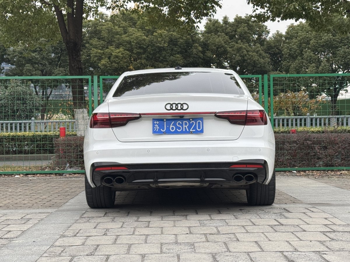 奧迪 奧迪A4L  2020款 45 TFSI quattro 臻選動感型圖片