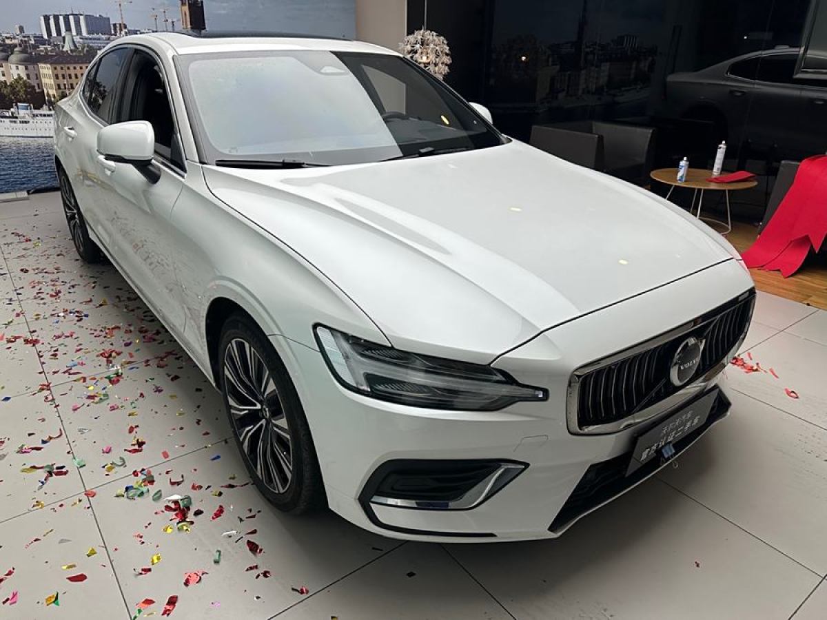 沃爾沃 S60L  2024款 B4 智遠(yuǎn)豪華版圖片