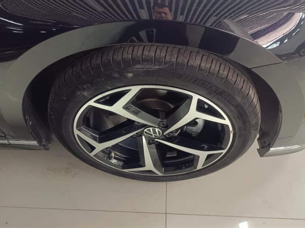 大眾 邁騰  2023款 200萬輛紀念版 330TSI DSG領(lǐng)先型圖片