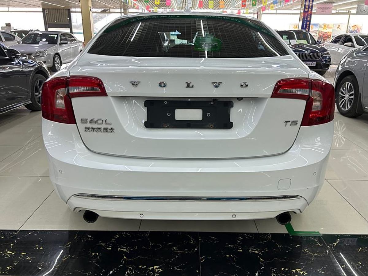 2019年6月沃爾沃 S60  1448款 2.0T T5智尊版