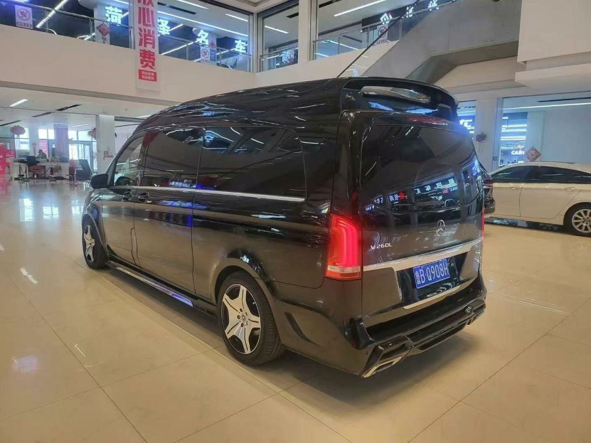 奔馳 V級(jí)  2017款 V 260 L 尊貴加長(zhǎng)版圖片