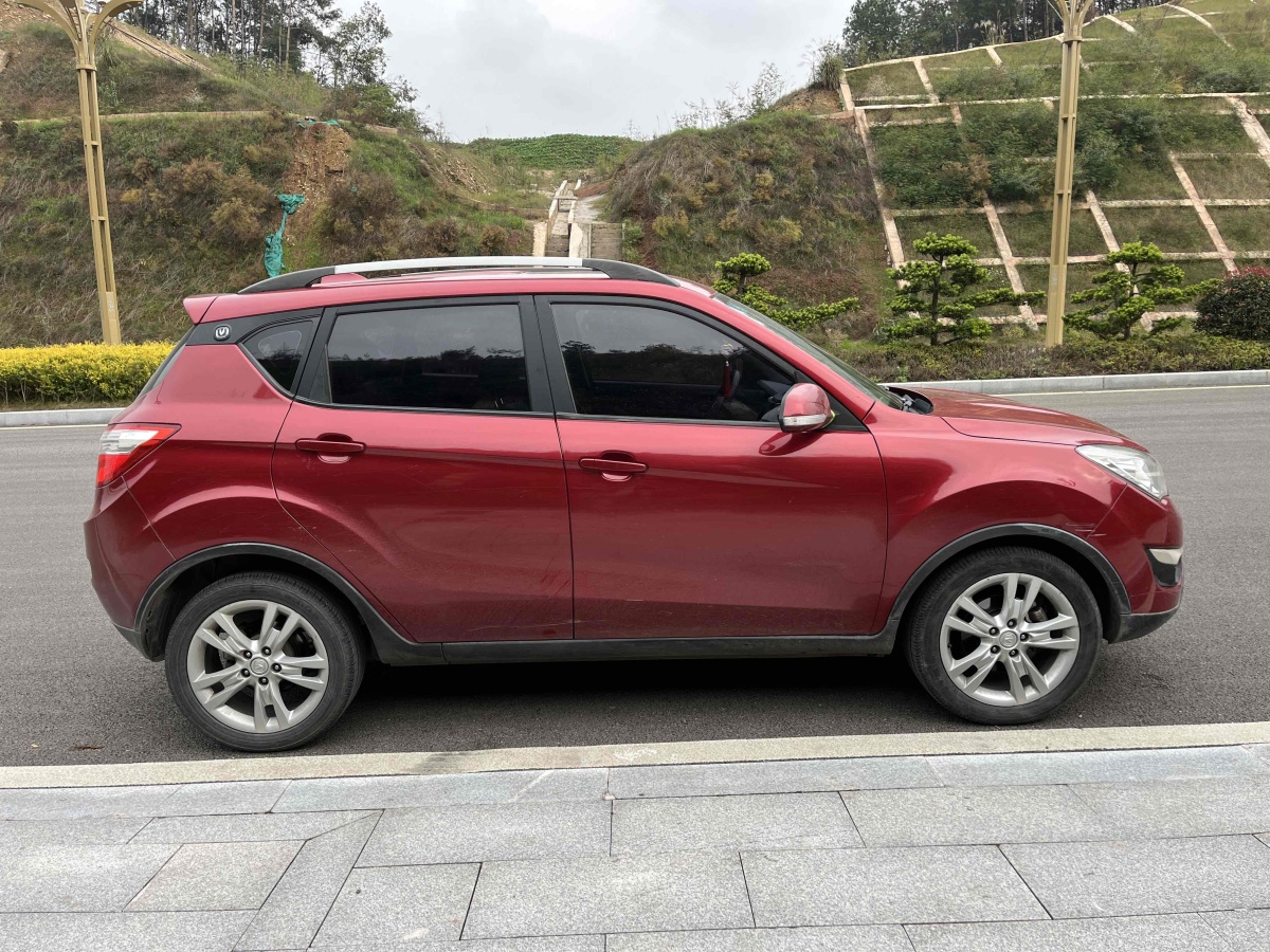 長(zhǎng)安 CS35  2012款 1.6L 手動(dòng)豪華型 國(guó)IV圖片