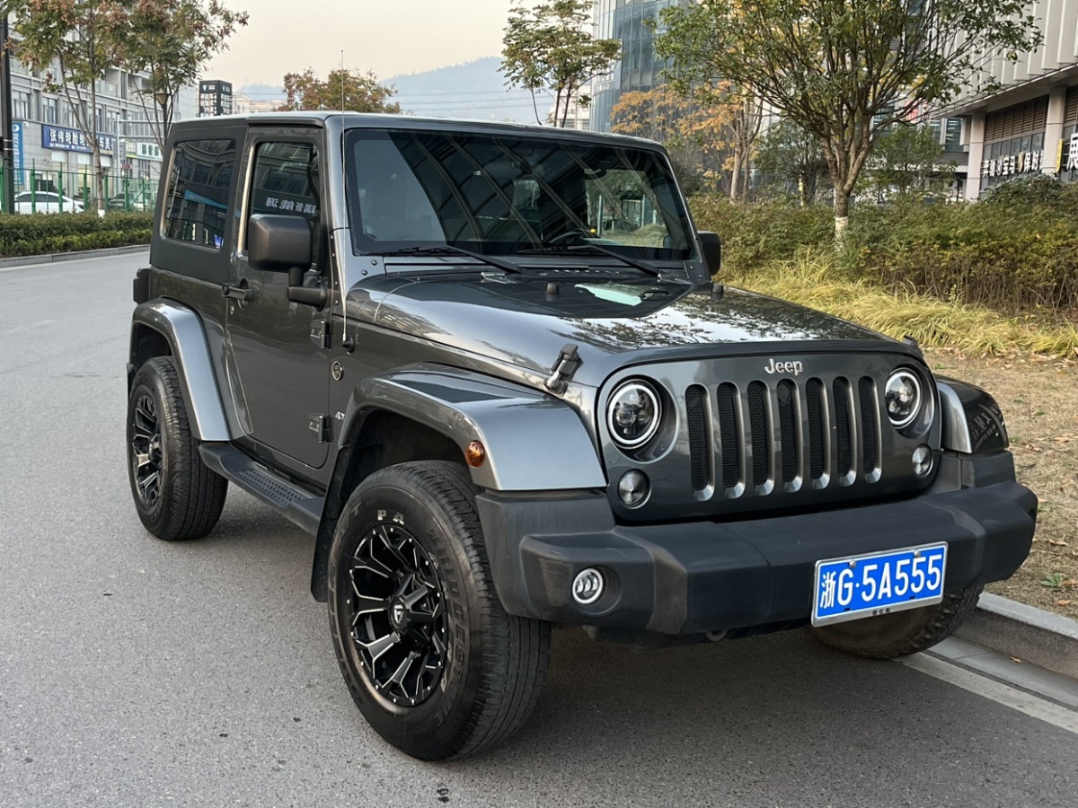 Jeep 牧馬人  2011款 3.8L Sahara 兩門版圖片