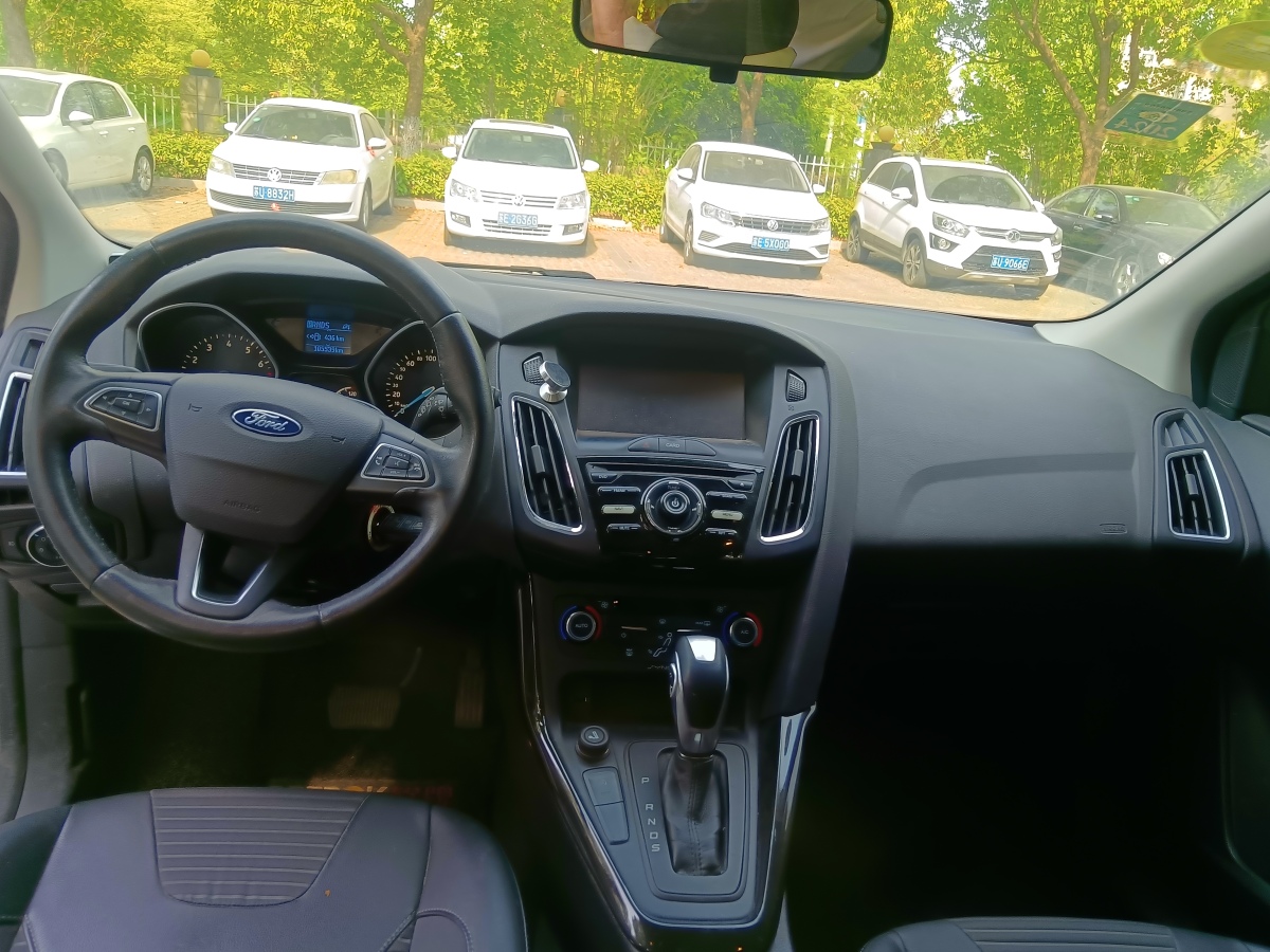 福特 ?？怂? 2015款 兩廂 EcoBoost 125 自動超能風(fēng)尚型圖片