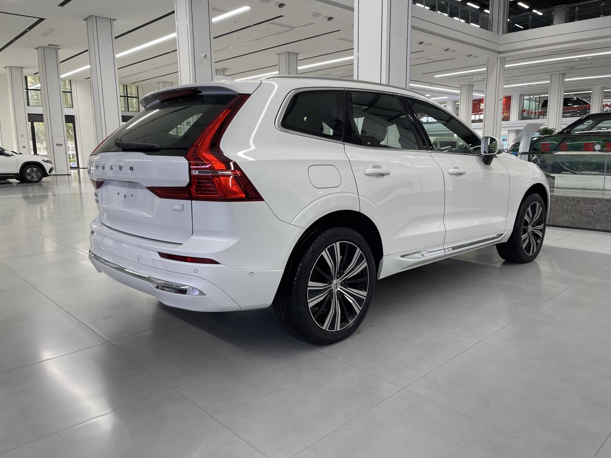 2024年3月沃爾沃 XC60新能源  2024款 T8 插電混動(dòng) 長(zhǎng)續(xù)航四驅(qū)智遠(yuǎn)豪華版