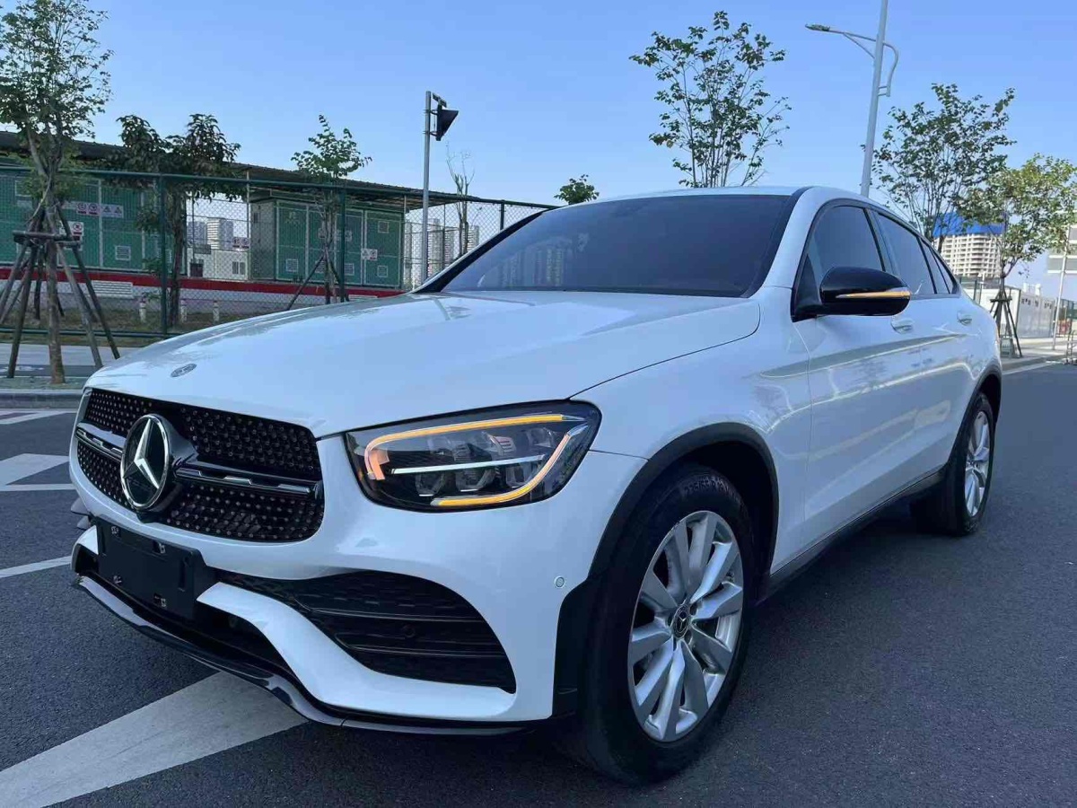 奔馳 奔馳GLC  2022款 改款 GLC 260 4MATIC 轎跑SUV圖片