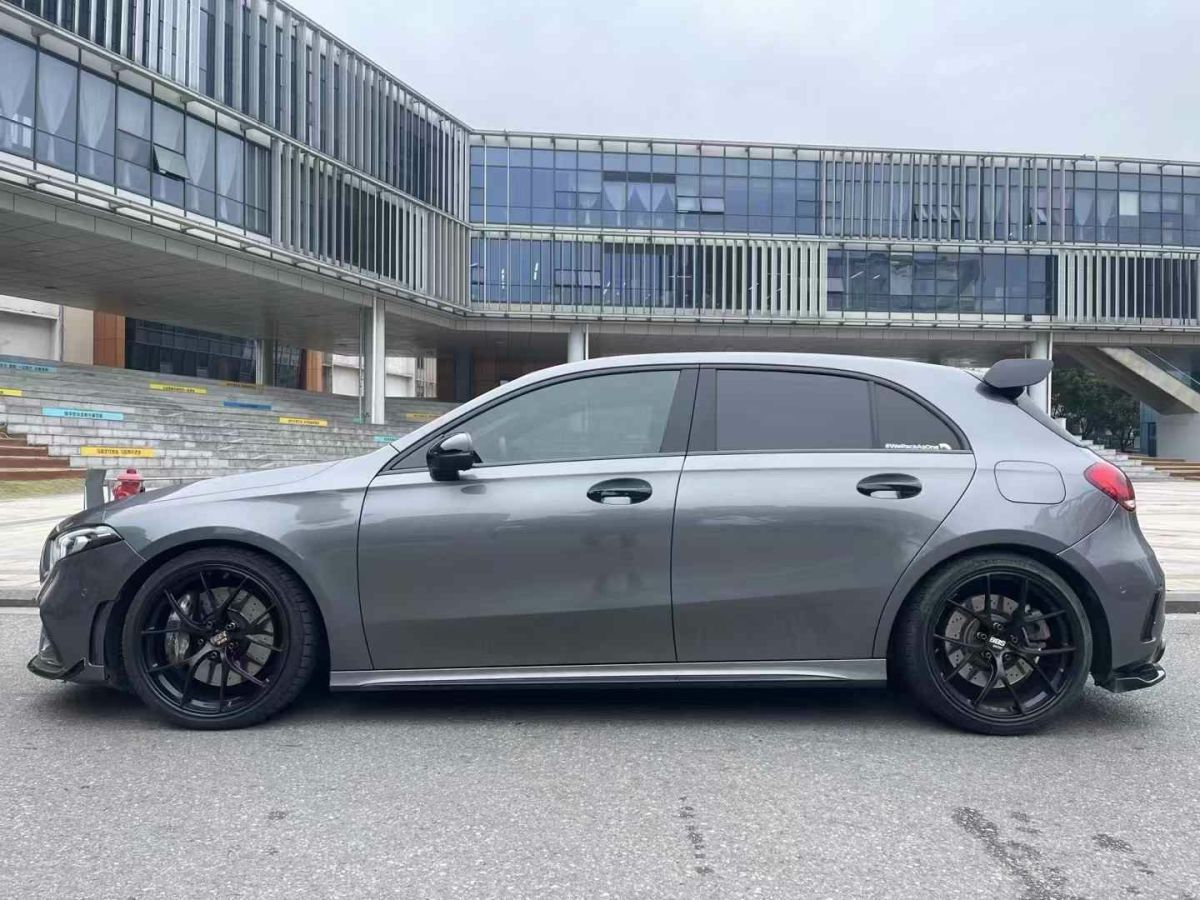 奔馳 奔馳EQA  2022款 EQA 300 4MATIC 首發(fā)特別版圖片