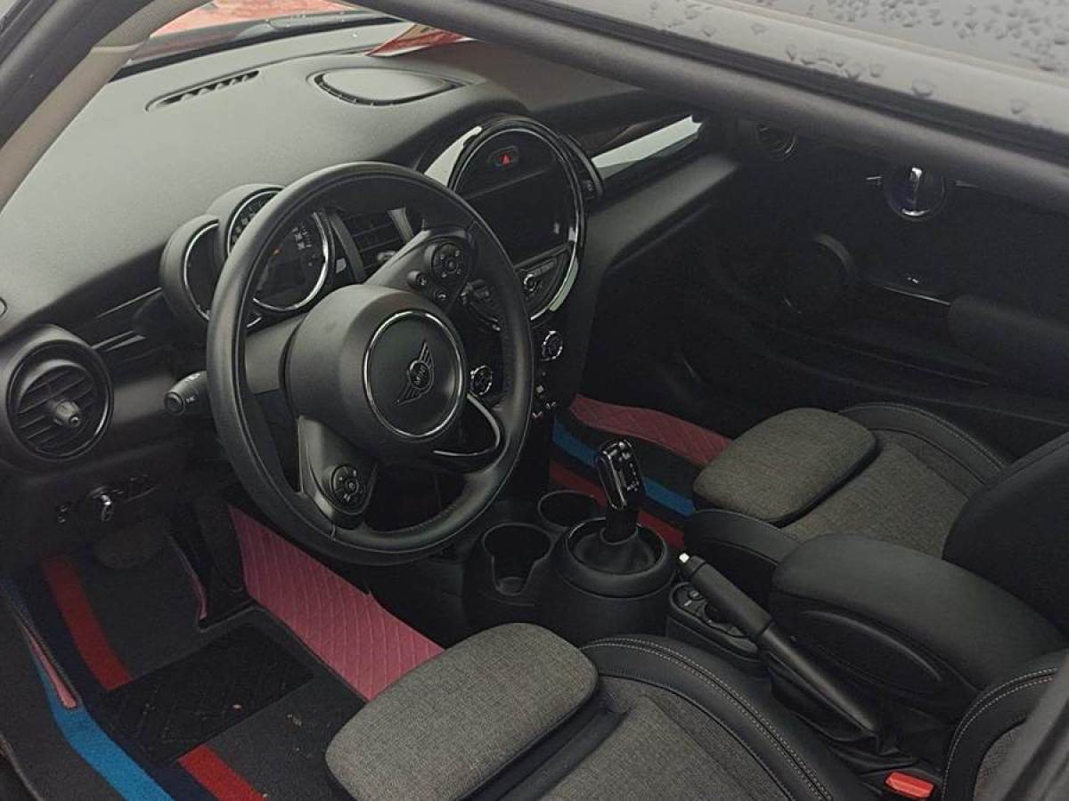 MINI COUNTRYMAN  2018款 1.5T COOPER 經(jīng)典派圖片