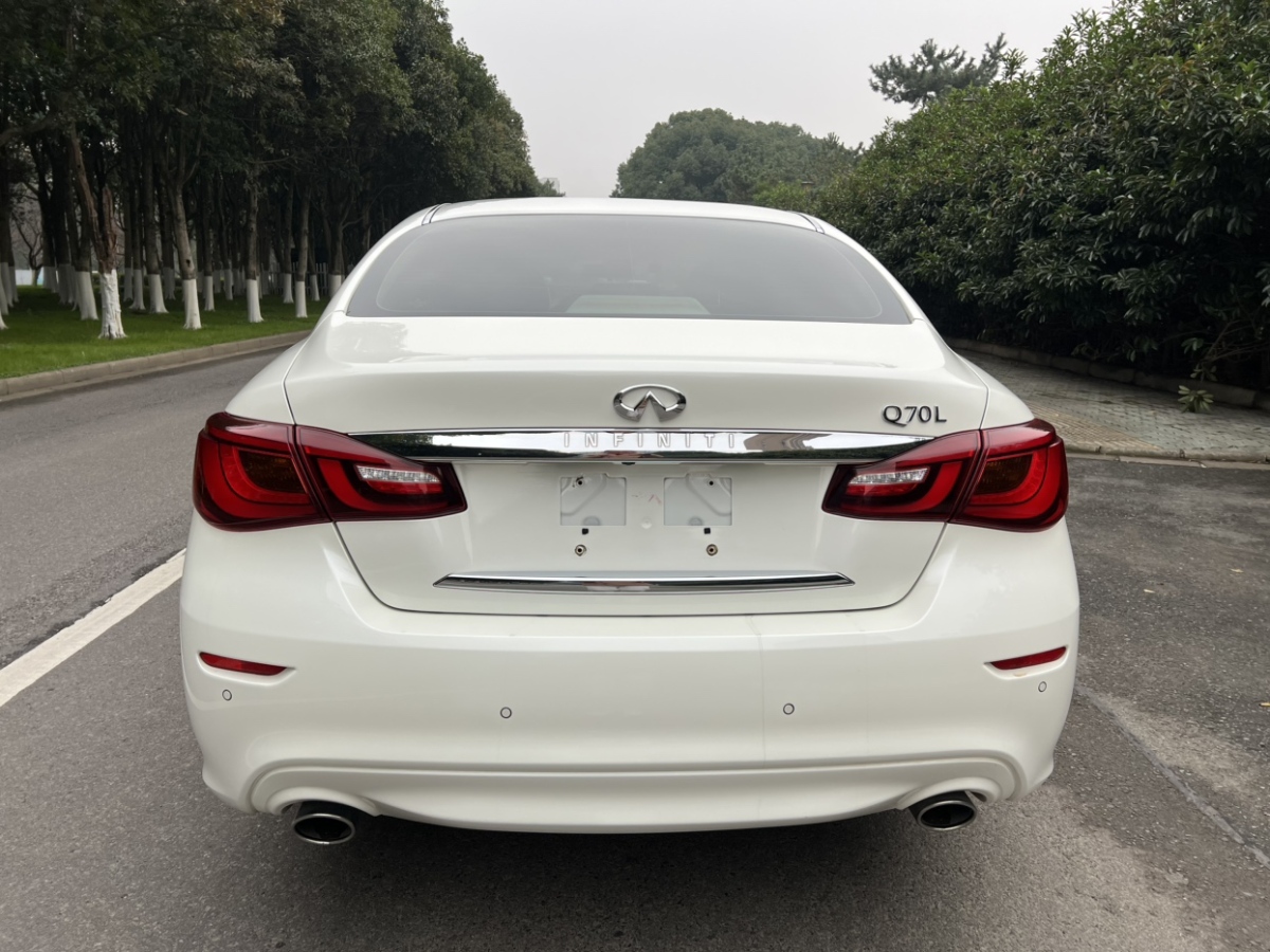 英菲尼迪 Q70  2017款 Q70L 2.5L 精英版圖片