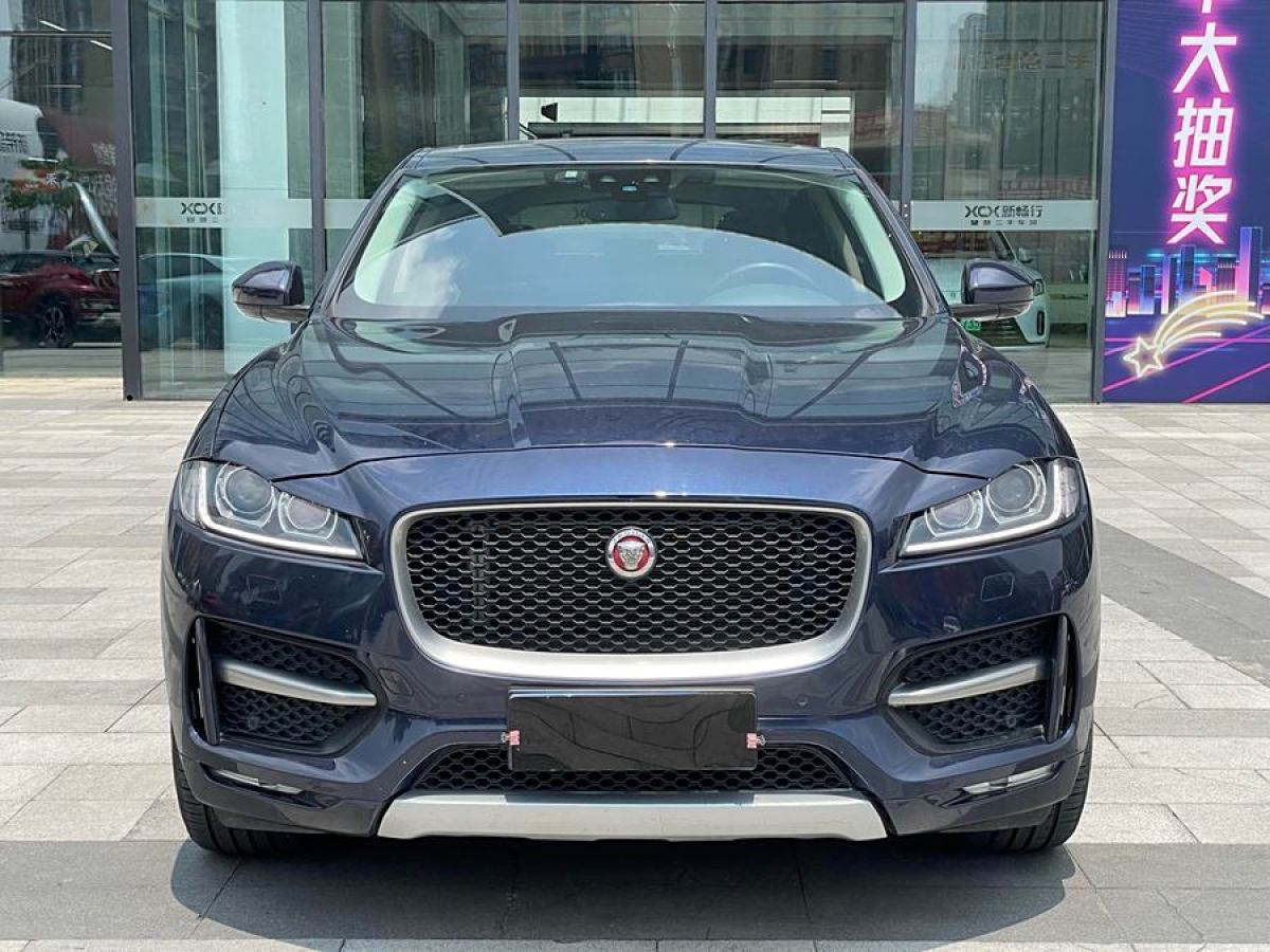 2017年3月捷豹 F-PACE  2016款 2.0T 兩驅(qū)R-Sport運動版