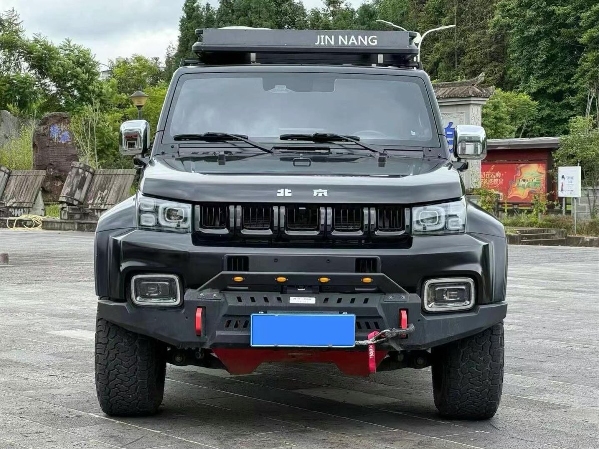 北京 BJ40  2023款 2.0D 自動四驅刀鋒英雄版?zhèn)b客型（前后電控鎖）圖片