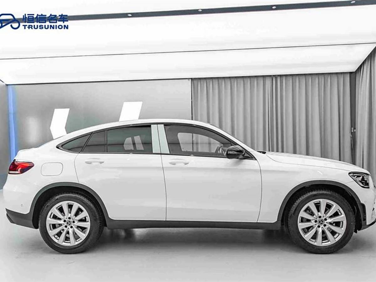 奔馳 奔馳GLC  2022款 改款 GLC 260 4MATIC 轎跑SUV圖片