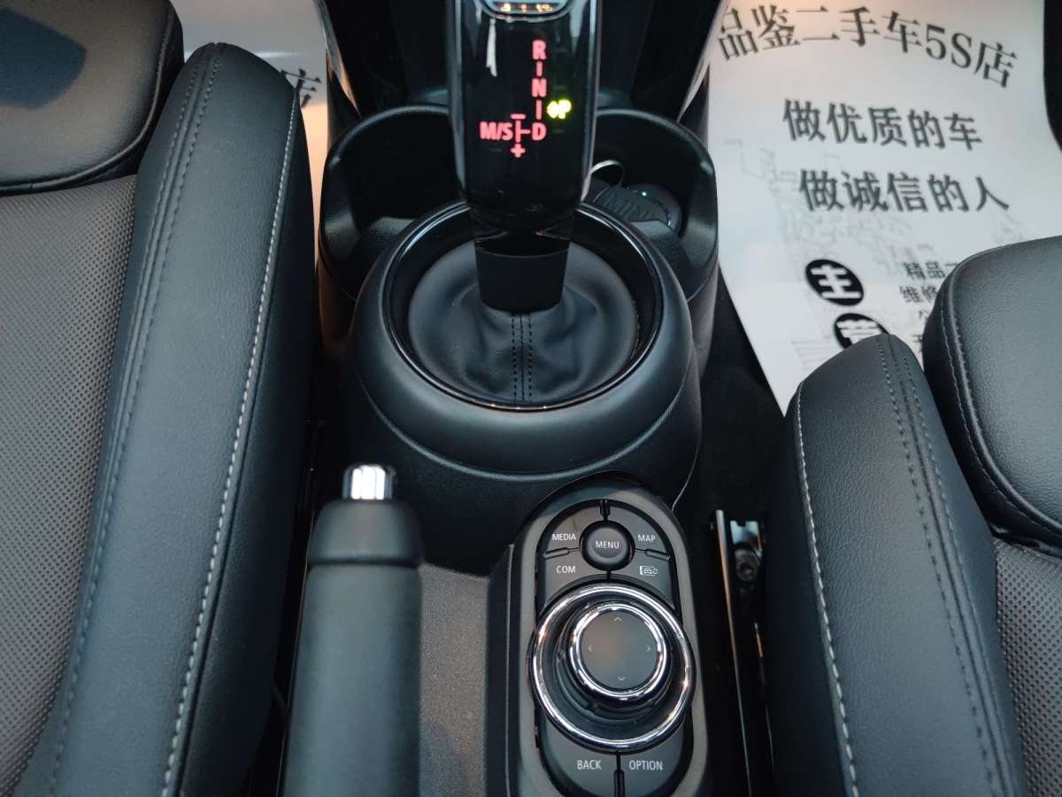 MINI MINI  2023款 1.5T COOPER 藝術(shù)家圖片