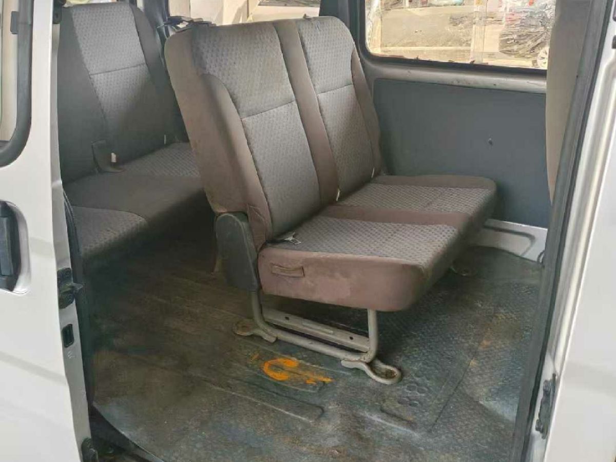 五菱 五菱之光  2020款 1.2L 廂式運(yùn)輸車實(shí)用型 國VI 2座 LSI圖片