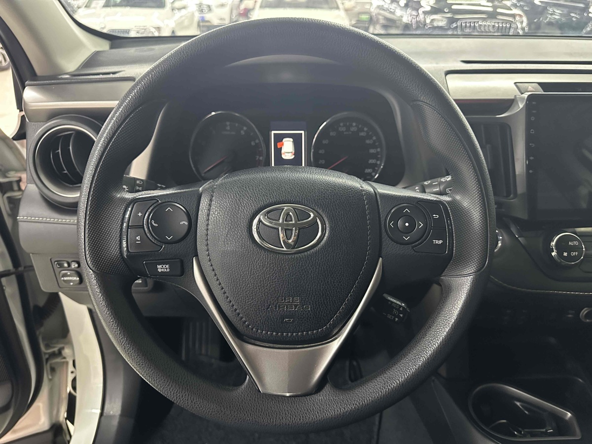 2019年3月豐田 RAV4  2018款 榮放 2.0L CVT兩驅(qū)風尚X版