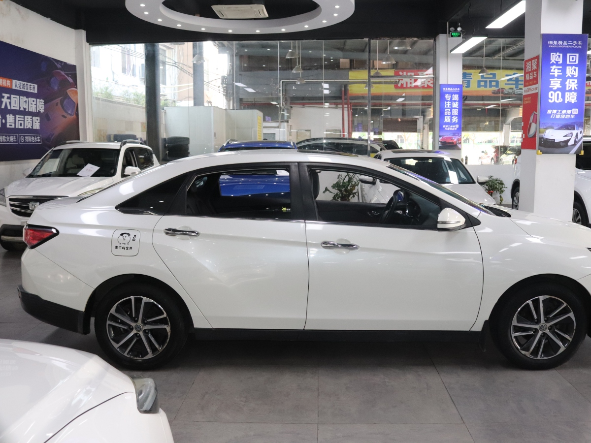 啟辰 D60  2018款 1.6L 手動(dòng)智聯(lián)精英版圖片