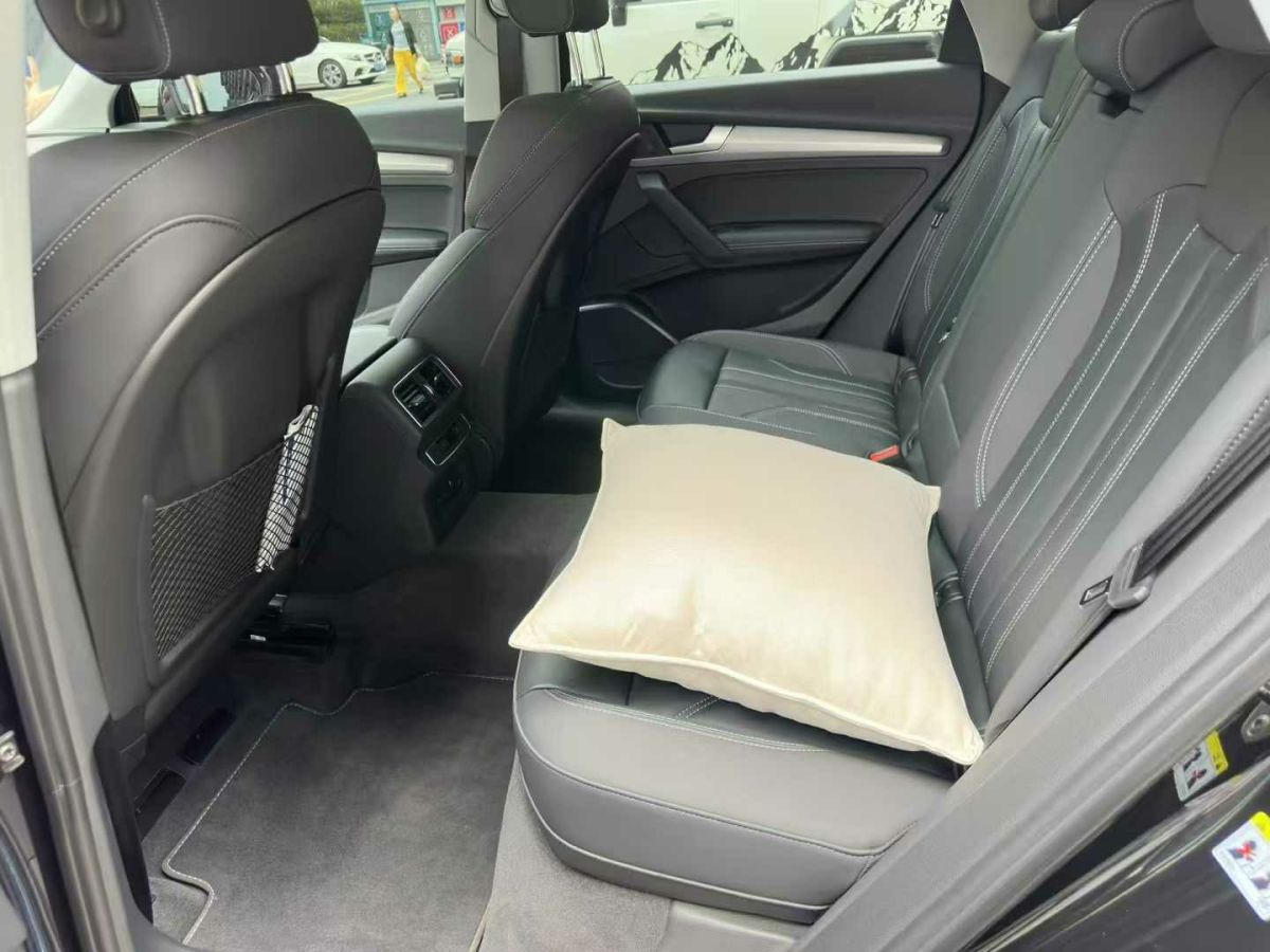 奧迪 奧迪Q5 e-tron  2022款 40 e-tron 星耀型 機甲套裝圖片