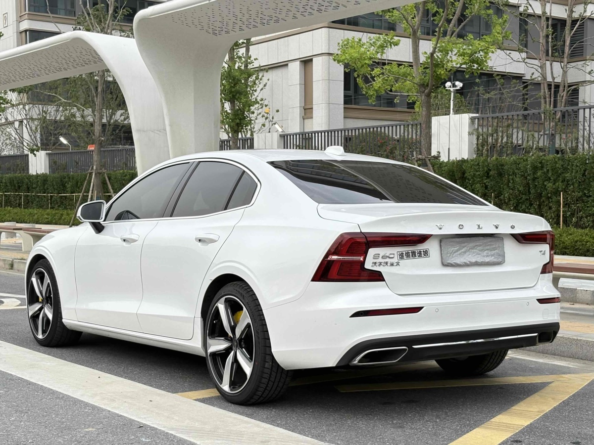 沃爾沃 S60  2017款 L 2.0T T4 智遠(yuǎn)版圖片