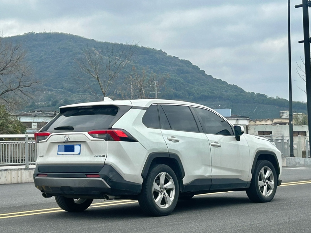 2021年02月豐田 RAV4榮放  2020款 2.0L CVT兩驅(qū)風(fēng)尚版