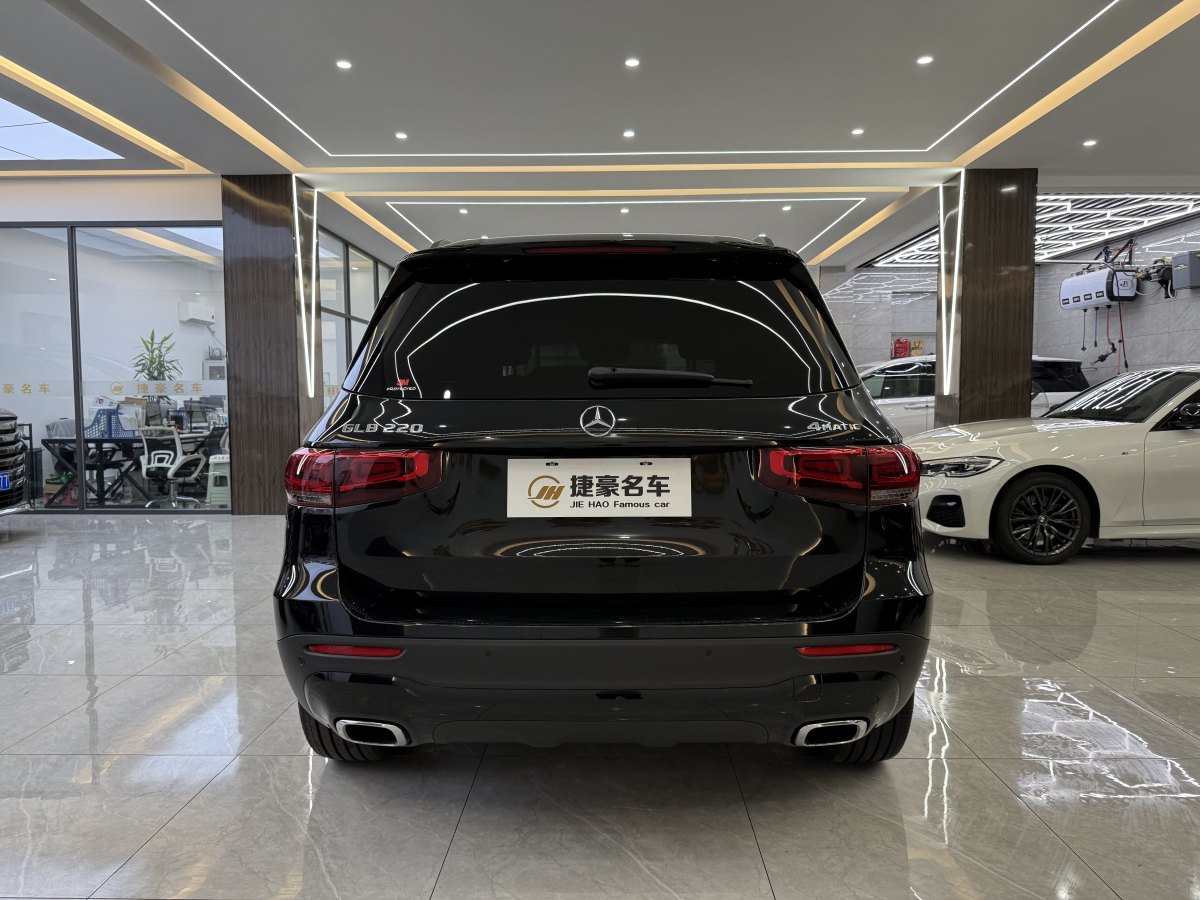 2022年4月奔馳 奔馳GLB  2022款 GLB 220 4MATIC