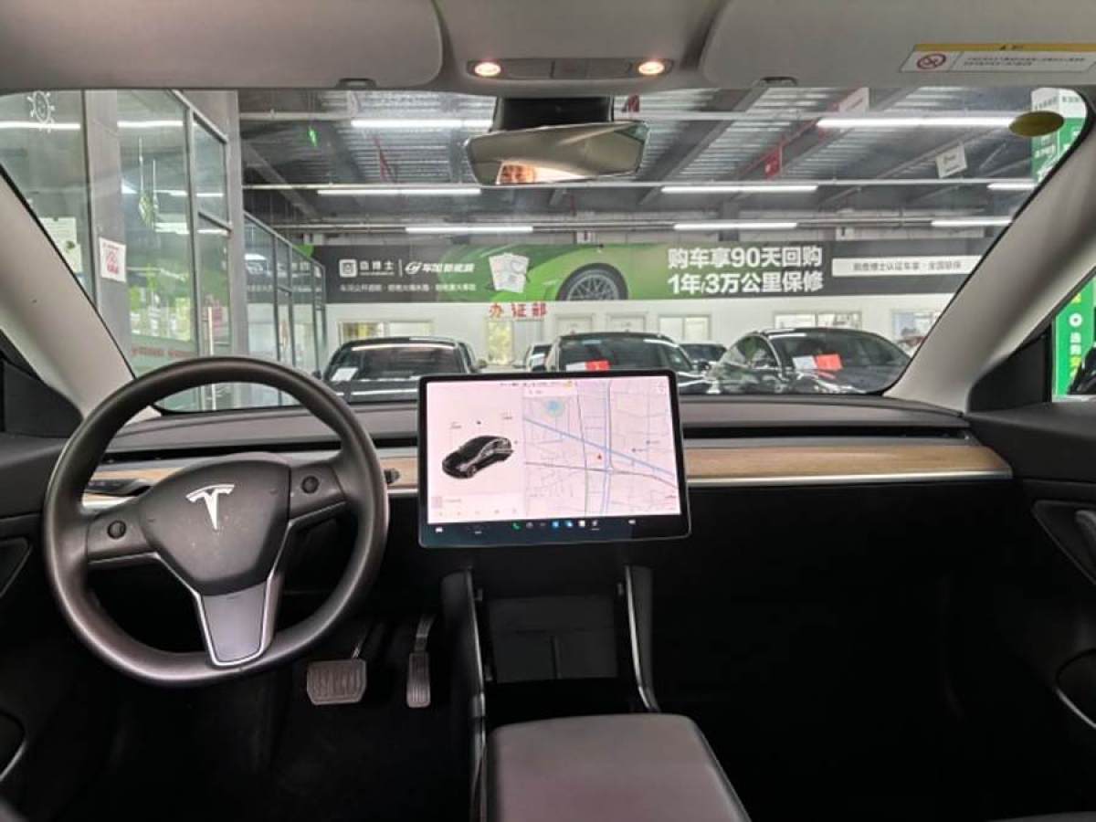 特斯拉 Model 3  2019款 標(biāo)準(zhǔn)續(xù)航后驅(qū)升級版圖片