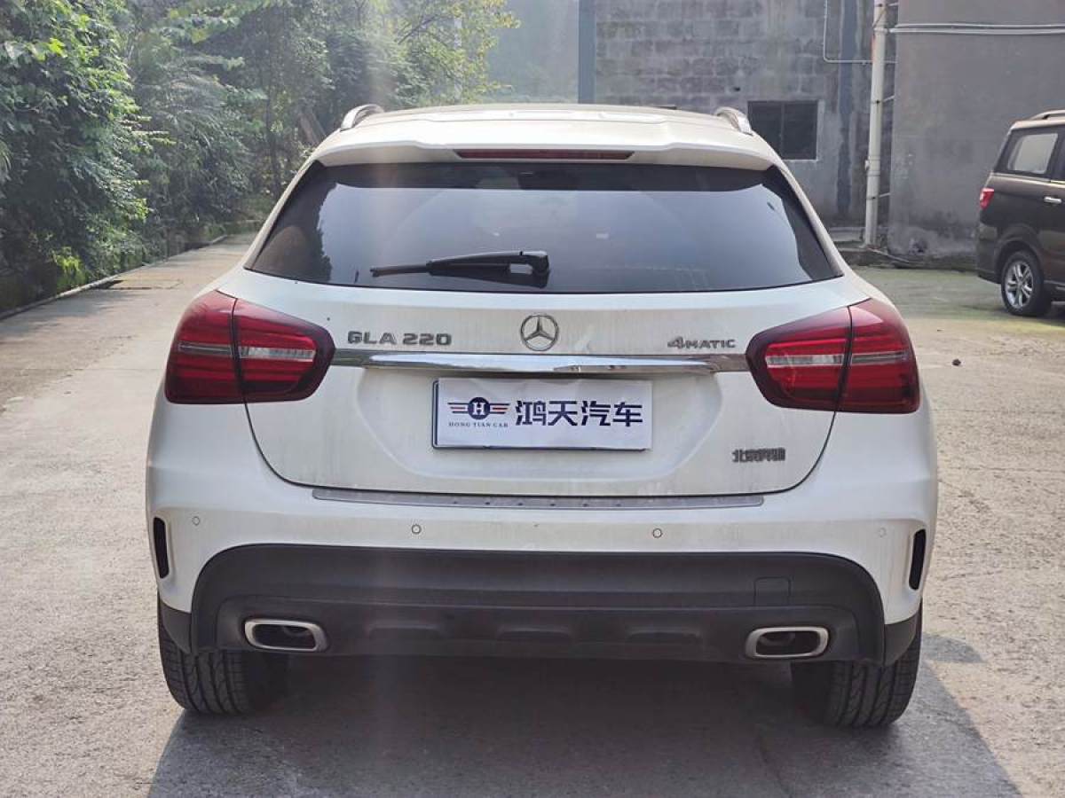 奔馳 奔馳GLA  2018款 GLA 220 4MATIC 運(yùn)動(dòng)型圖片