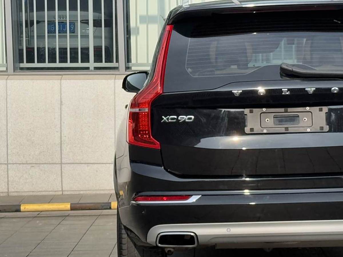 沃爾沃 XC90  2019款  T6 智逸版 7座 國(guó)VI圖片