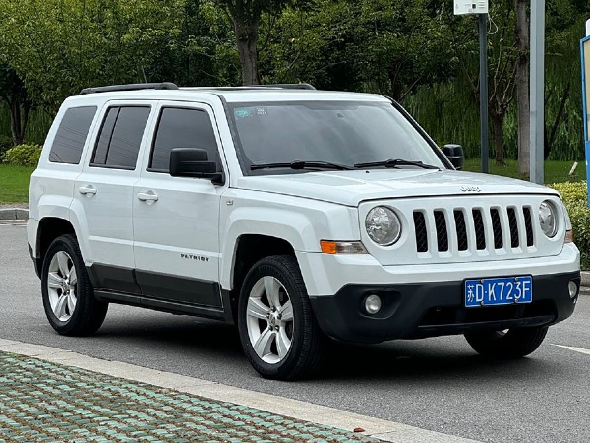 Jeep 自由客  2014款 2.4L 運(yùn)動(dòng)版圖片