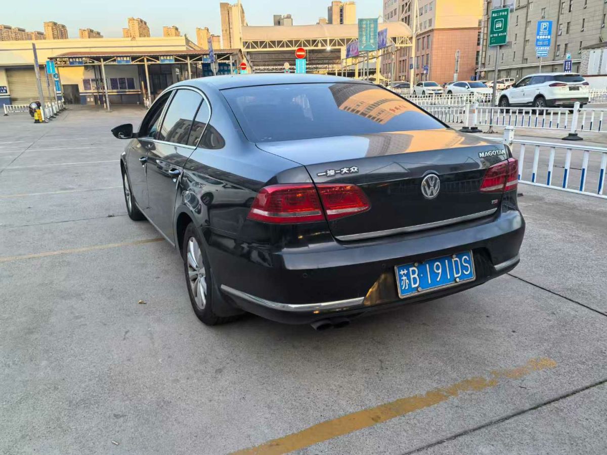 雙龍 愛騰  2014款 2.0T 兩驅(qū)自動(dòng)精英柴油版圖片