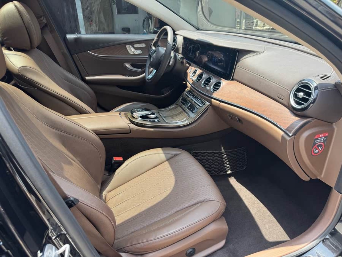 奔馳 奔馳E級  2019款 改款 E 300 L 豪華型圖片