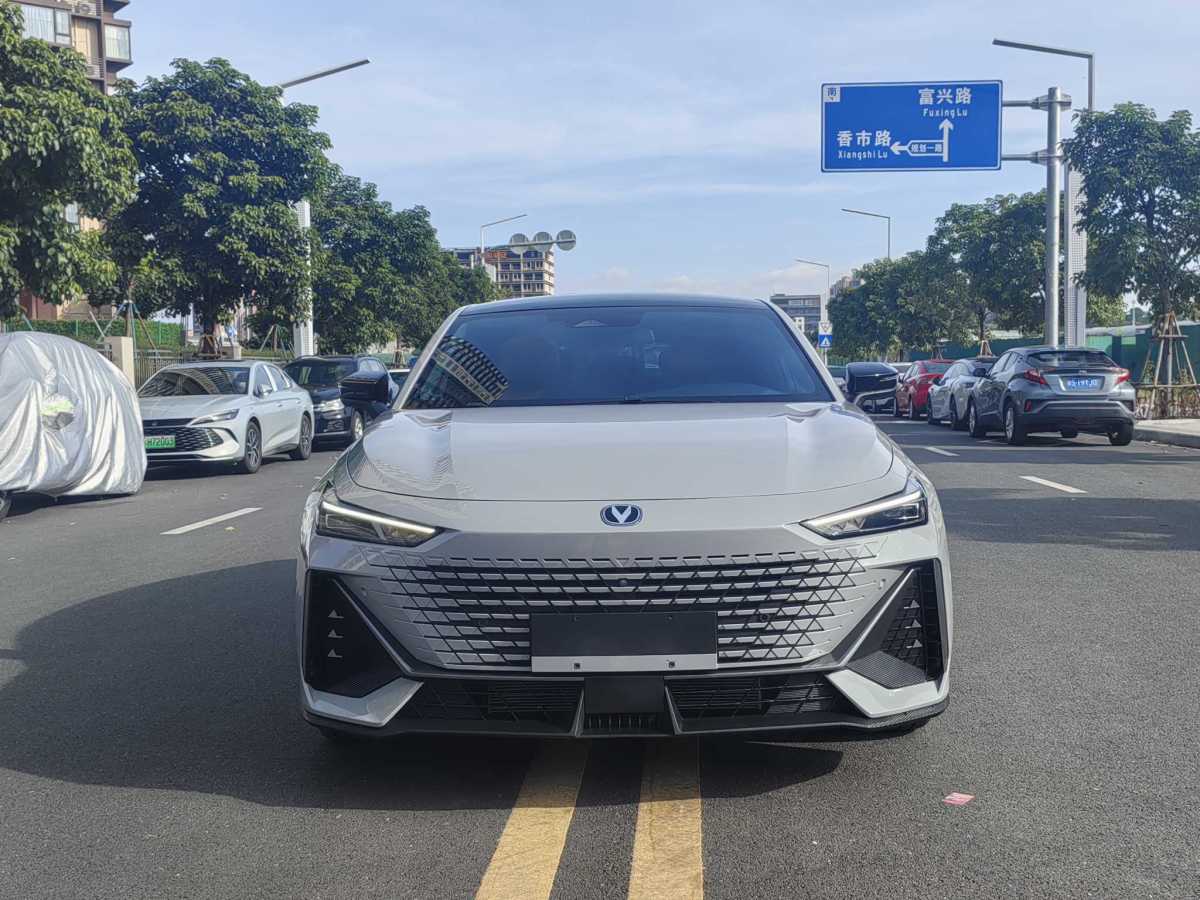 長安 長安UNI-V  2022款 1.5T 智慧領(lǐng)航型圖片