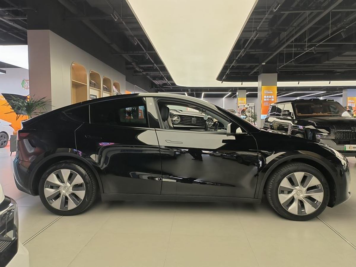 特斯拉 Model Y  2022款 改款 后輪驅(qū)動版圖片