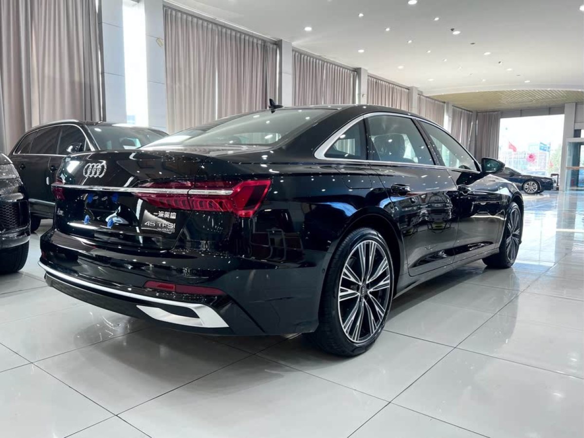 奧迪 奧迪A6L  2025款 45 TFSI quattro 臻選動(dòng)感型圖片