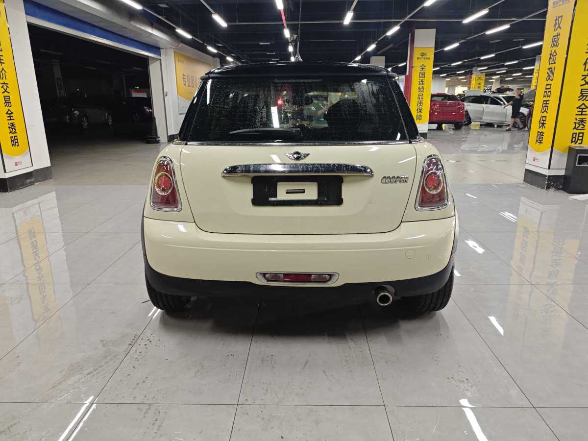 2012年4月MINI MINI  2012款 1.6L COOPER Baker Street