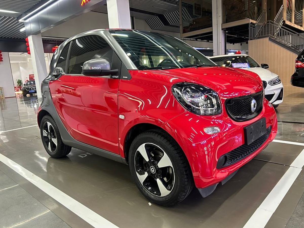 2019年2月smart fortwo  2018款 1.0L 52千瓦硬頂激情版